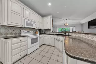 1557 Woodbee Ct, Azle, TX 76020 - Photo 9