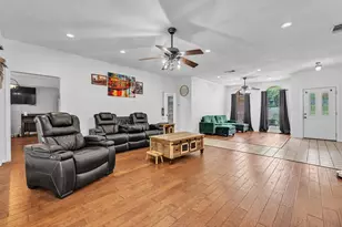 1557 Woodbee Ct, Azle, TX 76020 - Photo 5