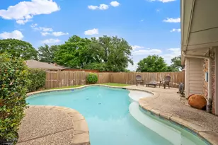 1947 Chesham Dr, Carrollton, TX 75007 - Photo 27