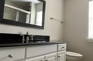 9705 Raven Ln, Irving, TX 75063 - Photo 19