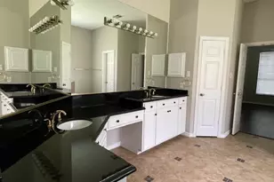 9705 Raven Ln, Irving, TX 75063 - Photo 9