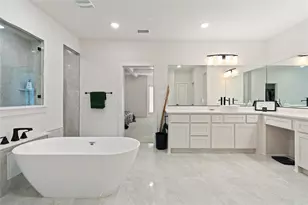 704 S Hidden Lks Dr, DeSoto, TX 75115 - Photo 23