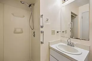 10639 Longmeadow Dr, Dallas, TX 75238 - Photo 21