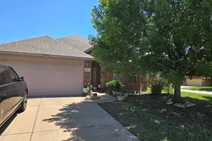 6023 Heather Dr, Grand Prairie, TX 75052 - Photo 17