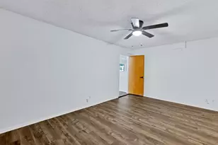 1024 Eunice St, Hurst, TX 76053 - Photo 13