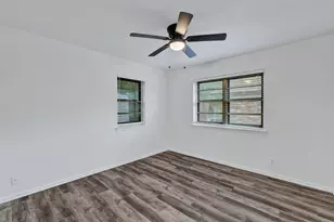 1024 Eunice St, Hurst, TX 76053 - Photo 9