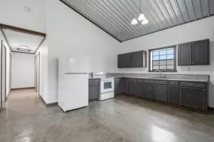 321 Ave B, Walnut Springs, TX 76690 - Photo 5