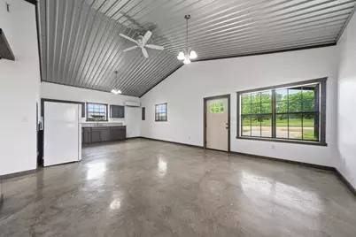 321 Avenue B #B, Walnut Springs, TX 76690 - Photo 3