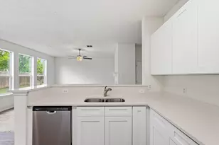725 Parkford Ln, Arlington, TX 76001 - Photo 13
