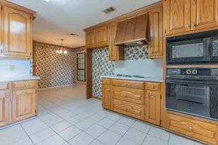 9900 Oak Ridge Cir, Woodway, TX 76712 - Photo 7