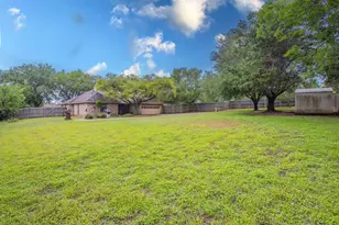 9900 Oak Ridge Cir, Woodway, TX 76712 - Photo 23