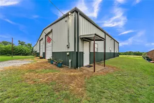 925 Jennings Ln, Azle, TX 76020 - Photo 3