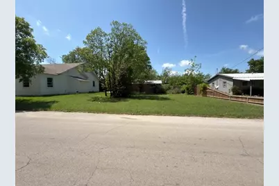 902 Thompson, Jacksboro, TX 76458 - Photo 3