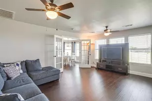 101 Springfield Ln, Red Oak, TX 75165 - Photo 17