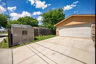 817 Oakland St, Grand Prairie, TX 75052 - Photo 5