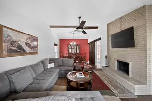 817 Oakland St, Grand Prairie, TX 75052 - Photo 7