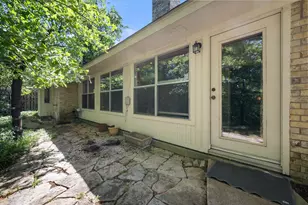 2213 Shadywood Ct, Arlington, TX 76012 - Photo 31