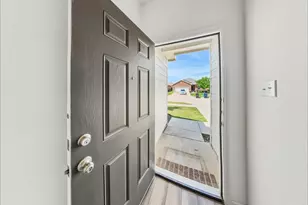 1713 Escondido Dr, Fort Worth, TX 76052 - Photo 3