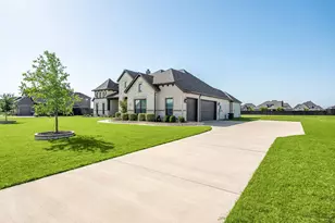8220 Stonewall Dr, Waxahachie, TX 75167 - Photo 3