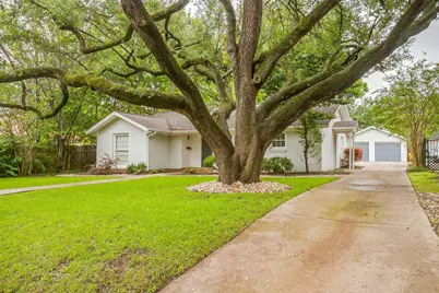 2013 Huntington Lane, Fort Worth, TX 76110 - Photo 3