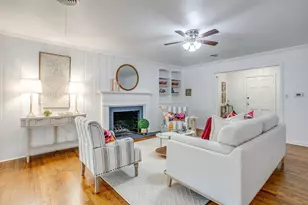 2013 Huntington Ln, Fort Worth, TX 76110 - Photo 7