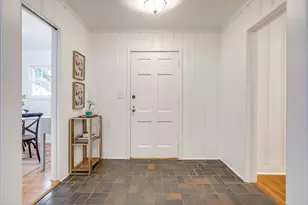 2013 Huntington Ln, Fort Worth, TX 76110 - Photo 5