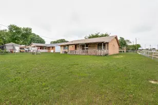 2654 Arlington Ln, Lancaster, TX 75134 - Photo 21