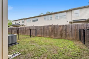 307 N Henry St, Lindale, TX 75771 - Photo 23