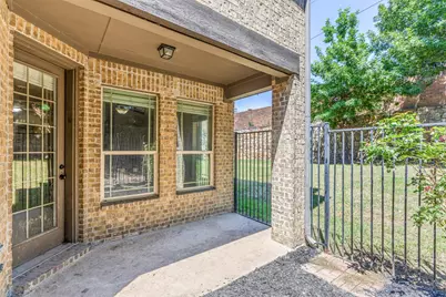 1014 Brook Forest Lane, Euless, TX 76039 - Photo 31