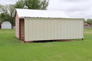 220 N 14th Ave, Munday, TX 76371 - Photo 29