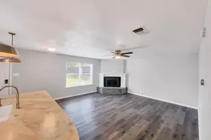 109 N Heights Dr, Crowley, TX 76036 - Photo 5