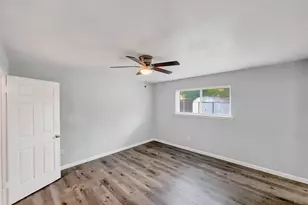 109 N Heights Dr, Crowley, TX 76036 - Photo 9