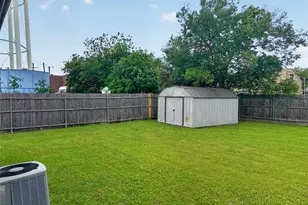 109 N Heights Dr, Crowley, TX 76036 - Photo 19