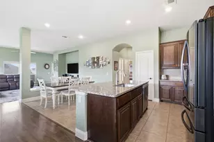1068 English Oak Dr, Burleson, TX 76028 - Photo 9