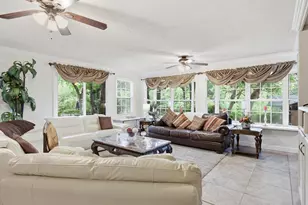 2801 Oak Cliff Ln, Arlington, TX 76012 - Photo 13
