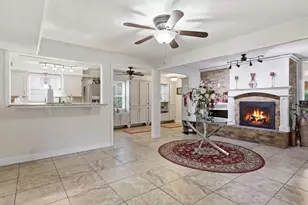 2801 Oak Cliff Ln, Arlington, TX 76012 - Photo 7