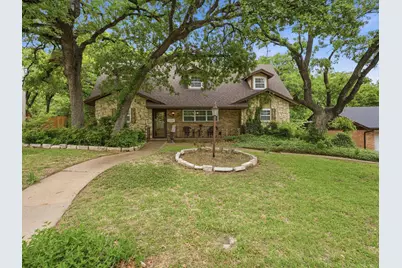 2801 Oak Cliff Lane, Arlington, TX 76012 - Photo 1