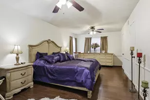 2801 Oak Cliff Ln, Arlington, TX 76012 - Photo 19