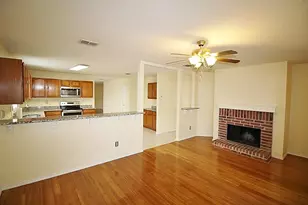 2936 Santa Sabina Dr, Grand Prairie, TX 75052 - Photo 11