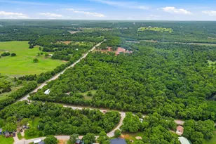 936 Carter Lake Dr, Bowie, TX 76230 - Photo 3