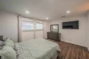 1001 Woodoak Ct, Fort Worth, TX 76112 - Photo 19