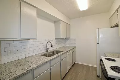 1705 Fitzgerald Court, Arlington, TX 76012 - Photo 5