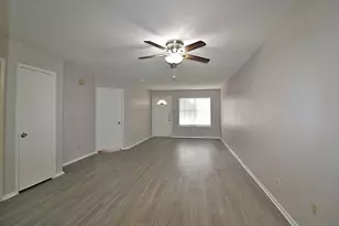 1705 Fitzgerald Ct, Arlington, TX 76012 - Photo 3