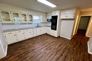 300 W 4th St, Springtown, TX 76082 - Photo 7