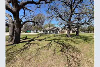 300 W 4th Street, Springtown, TX 76082 - Photo 3