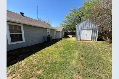 300 W 4th Street, Springtown, TX 76082 - Photo 21