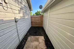 300 W 4th St, Springtown, TX 76082 - Photo 19