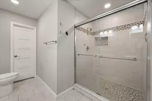 207 E Harwood Rd, Euless, TX 76039 - Photo 13