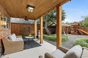 15319 Trails End Dr, Dallas, TX 75248 - Photo 33