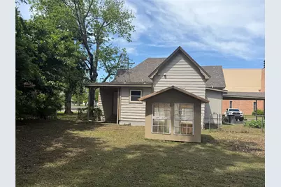 309 W 8th Street, Bonham, TX 75418 - Photo 21